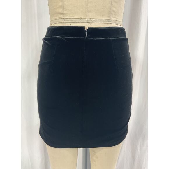 Camila Coelho 'Lori' Black Velvet Mini Skirt Size S - Picture 3 of 5